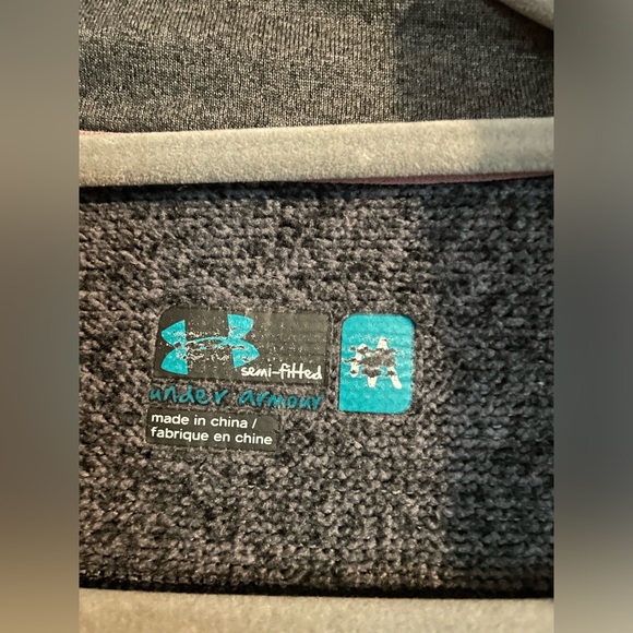 Under Armour Zip Up 🩶 - Picture 4 of 4